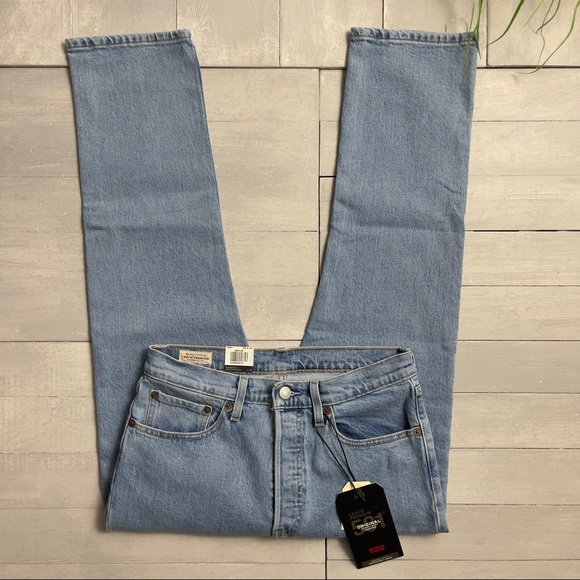 Levi’s Premium 501 Crop in Tango Surge - Picture 6 of 16